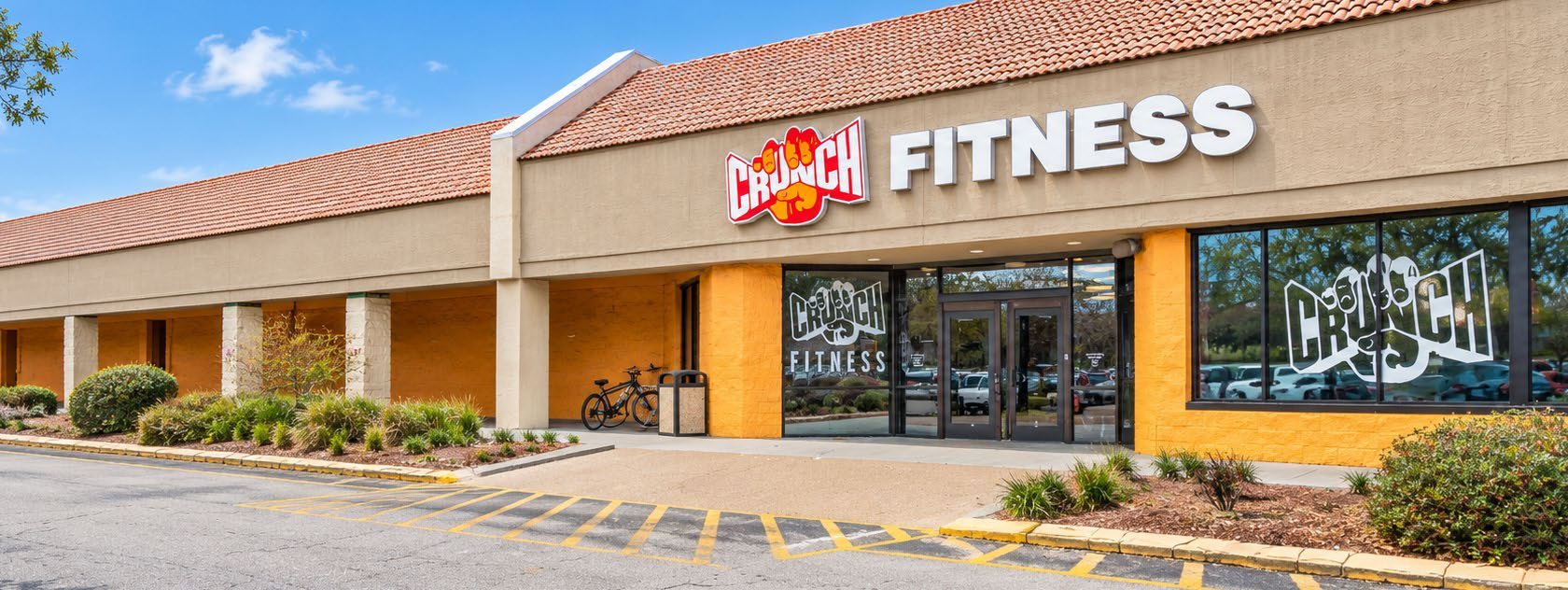 Crunch Fitness storefront at Royal Oaks